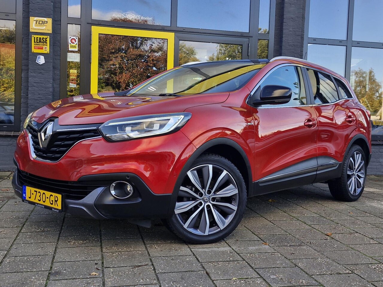 Renault Kadjar - 1.2 TCe Bose | Panoramadak | Camera | Park Sens V + A | Navi | Tel | Climate Contr | Cruis - AutoWereld.nl