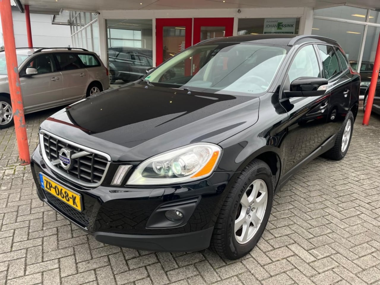 Volvo XC60 - 2.4 D3 175PK Momentum Trekhaak/xenon/Bluethooth/pdc - AutoWereld.nl
