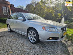 Volvo V70 - 2.5T Momentum AUTOMAAT/leer
