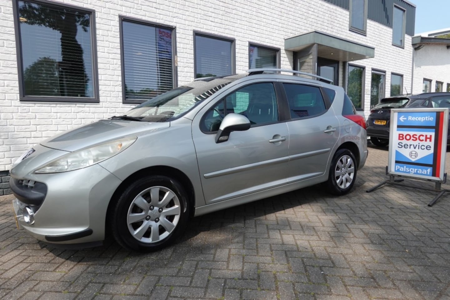 Peugeot 207 - 1.6 VTi XT 1.6 VTI XT - AutoWereld.nl