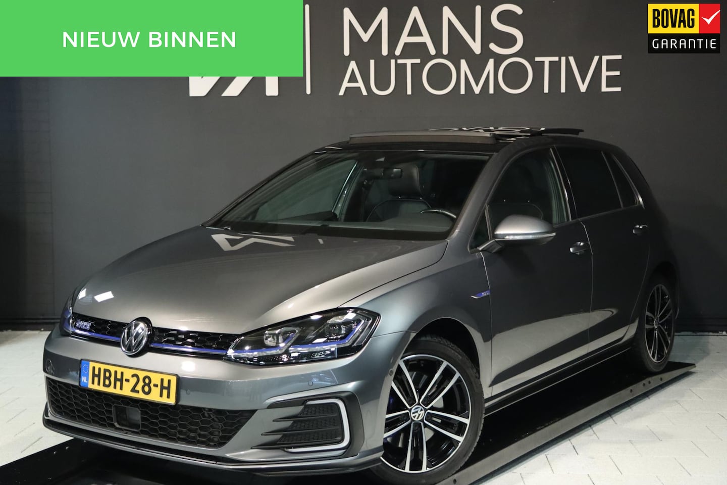 Volkswagen Golf - 1.4 TSI PHEV GTE / PANODAK / KEYLESS / ACC / CAMERA / DODEHOEK - AutoWereld.nl