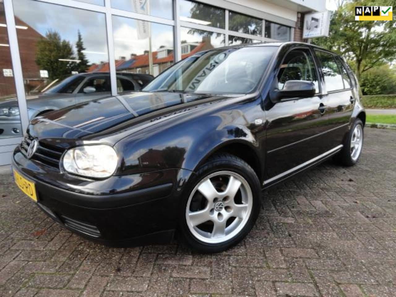 Volkswagen Golf - 2.0 Comfortline Airco/Cruise control - AutoWereld.nl