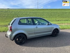 Volkswagen Polo - 1.4-16V Optive