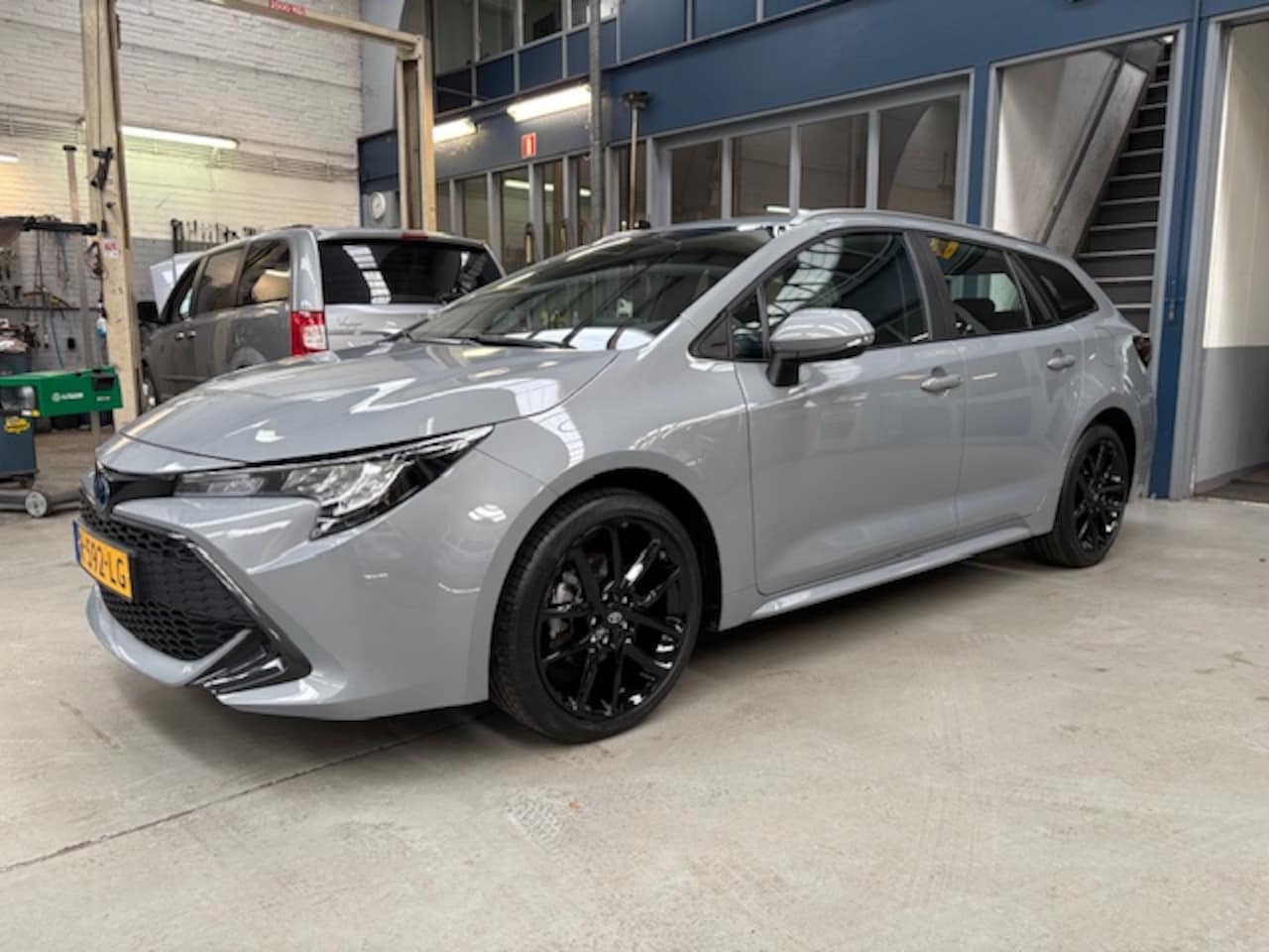 Toyota Corolla Touring Sports - 1.8 Hybrid 122pk CVT | Apple carplay / Android auto | Navigatie | Camera | Cruise control - AutoWereld.nl