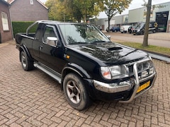 Nissan King Cab - Pick-up 2.5 TDi AIRCO / 4X4