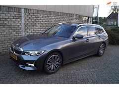 BMW 3-serie Touring - 320i High Executive Sport Line Autom Panodak Leder Sportst Stoelverw Navi Camera Clima 2x