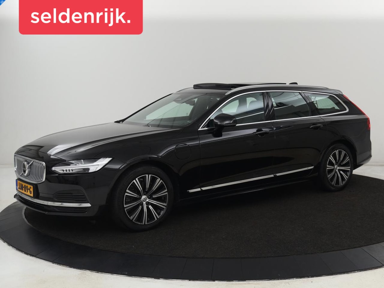 Volvo V90 - 2.0 T6 AWD Recharge Inscription | Panoramadak | Leder | Stoel & stuurverwarming | Trekhaak - AutoWereld.nl