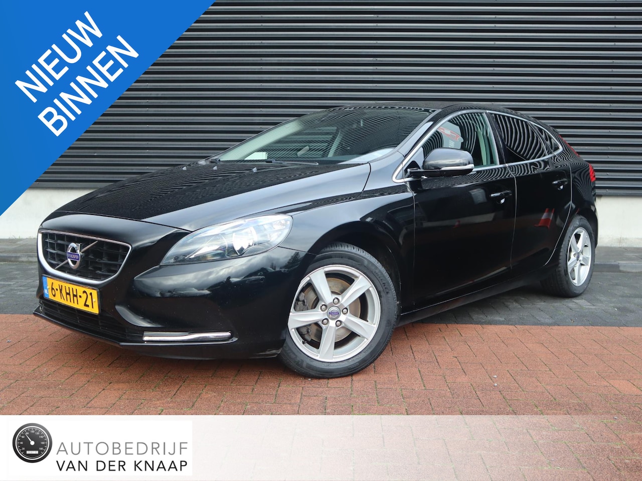 Volvo V40 - 1.6 T3 Momentum | Clima | Cruise | Multimedia/Navi | PDC + Camera | - AutoWereld.nl