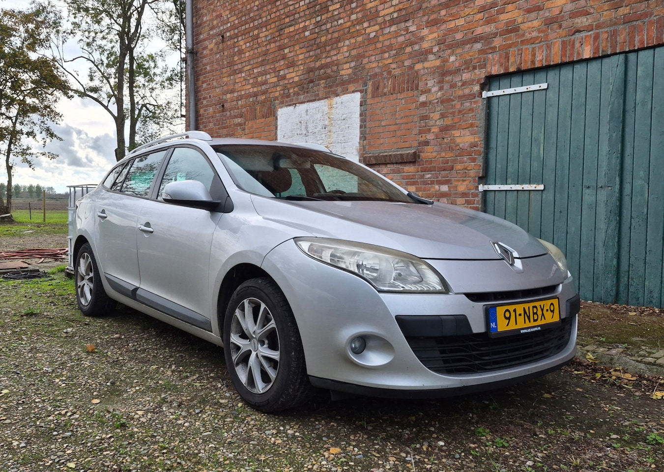 Renault Mégane Estate - 1.6 Expression - Lichte schade LA / Export? - AutoWereld.nl