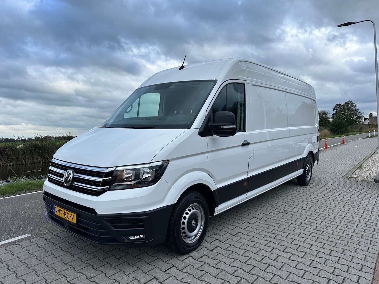 Volkswagen Crafter - 35 2.0 TDI L4H3 35 2.0 TDI L4H3, Camera, Airco, Trekhaak, Bankje - AutoWereld.nl