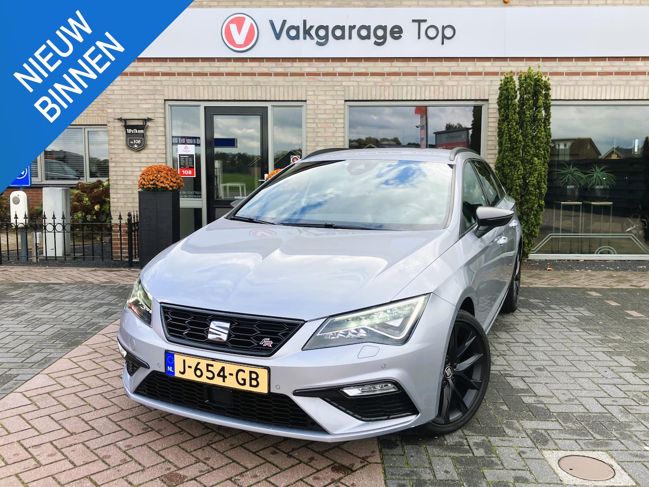 SEAT Leon ST - 1.5 TSI FR Ultimate Edition Black Sky | Trekhaak | Camera | NAP - AutoWereld.nl