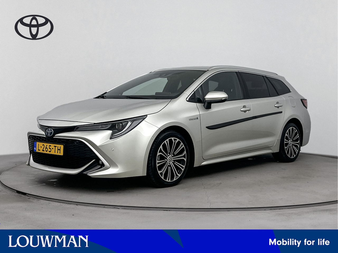Toyota Corolla Touring Sports - 1.8 Hybrid Executive | Apple Carplay/Android Auto | Stoelverwarming | Navigatie - AutoWereld.nl