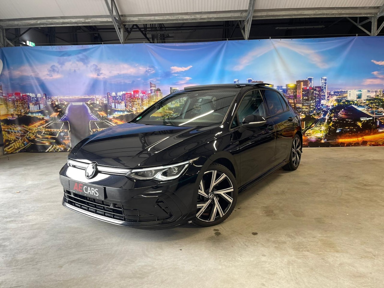 Volkswagen Golf - 1.5 eTSI R-Line 150pk 2023 DSG Automaat R-Line Pano IQ Camera - AutoWereld.nl