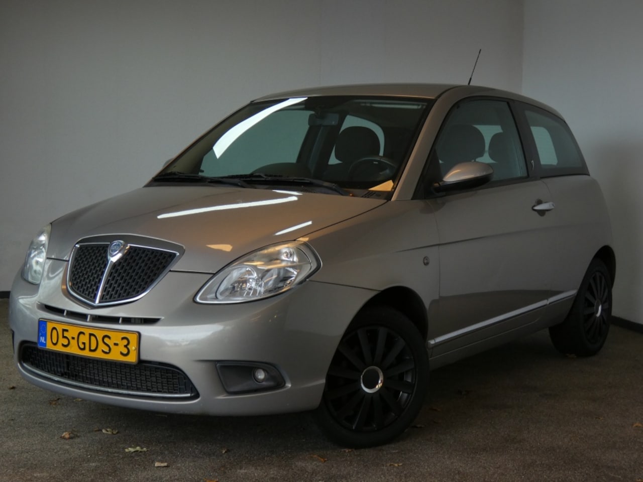 Lancia Y(psilon) - Ypsilon 1.4 Oro Nwe APK - AutoWereld.nl