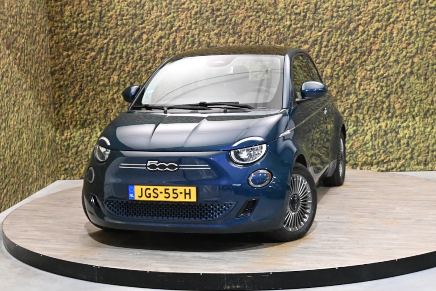 Fiat 500 - Icon 42 kWh | Panorama | Carplay | PDC - AutoWereld.nl