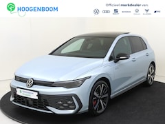 Volkswagen Golf - 1.5 eHybrid GTE | Panoramadak | Trekhaak | Head-up display | Keyless | Black style | Parke