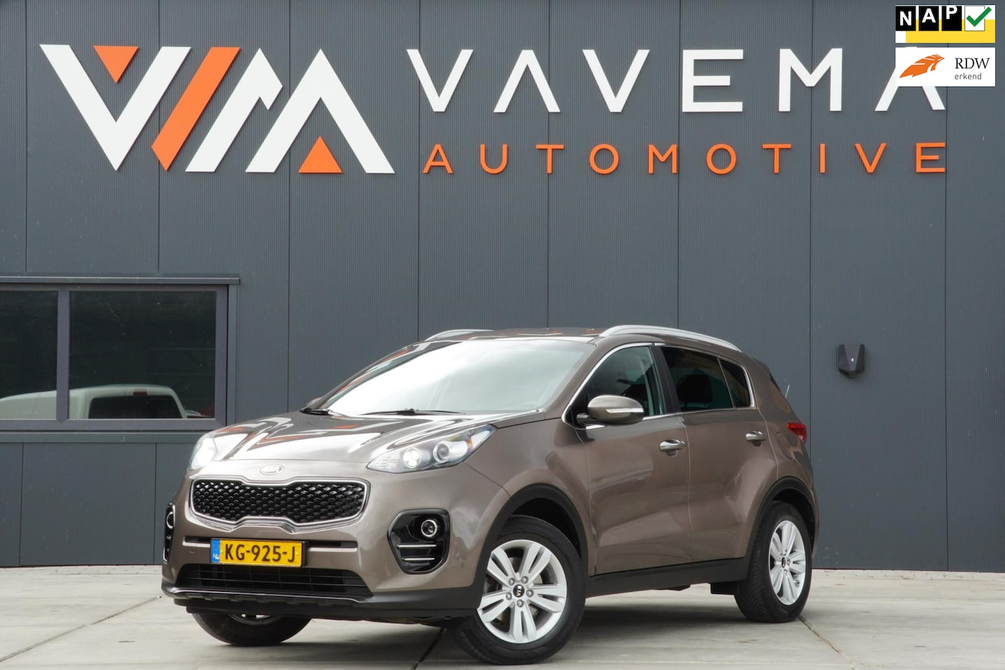 Kia Sportage - 1.6 GDI First Edition 2016 Airco Clima Trekhaak Camera LED Navigatie - AutoWereld.nl