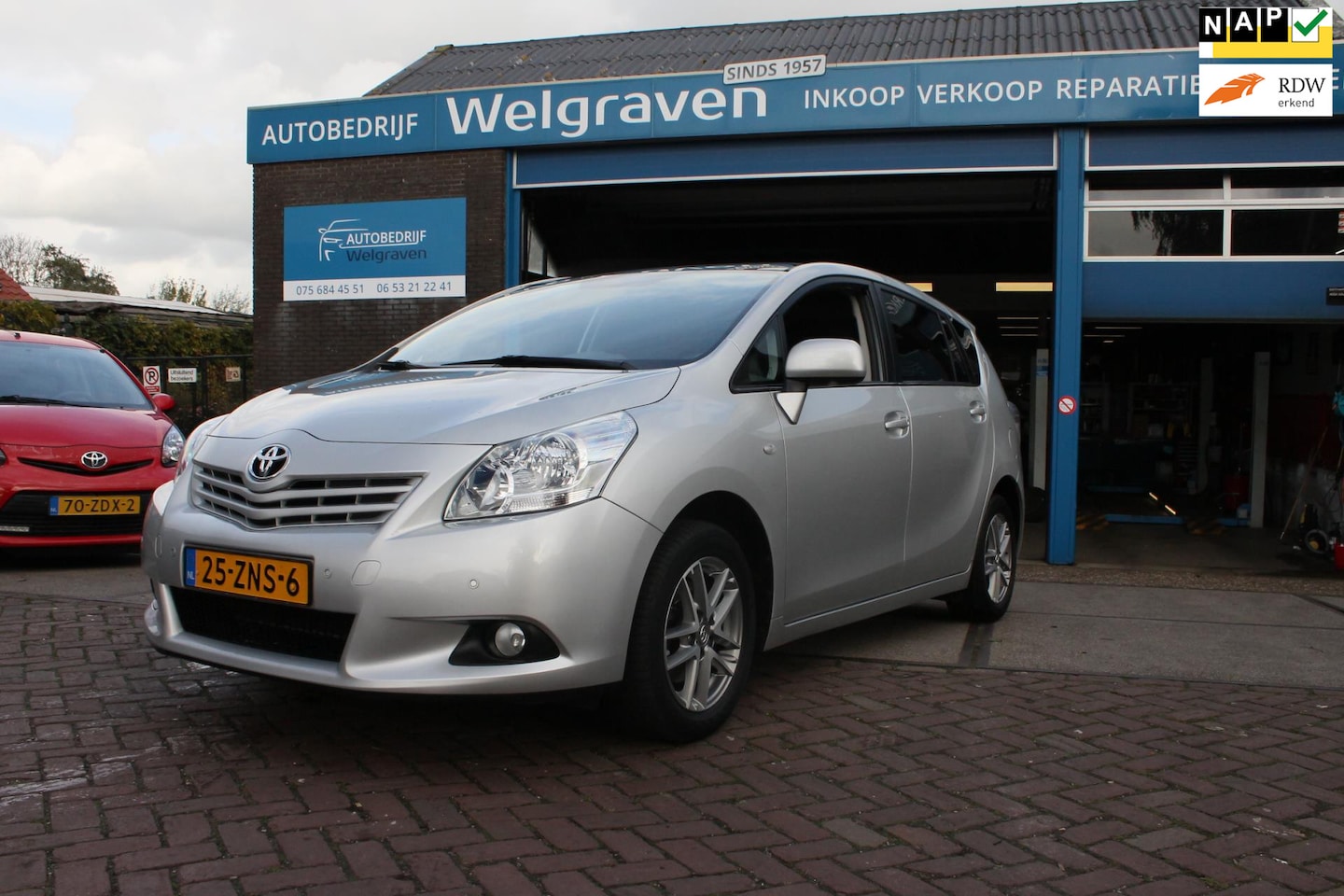 Toyota Verso - 1.8 VVT-i Business 93000 km pano navi zeer netjes - AutoWereld.nl