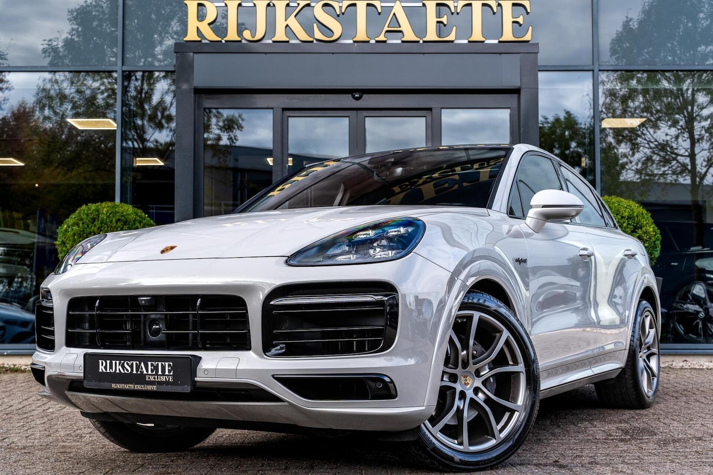 Porsche Cayenne - 3.0 E-Hybrid|PANO|BOSE|360°|MEMORY|SFEERVERL - AutoWereld.nl