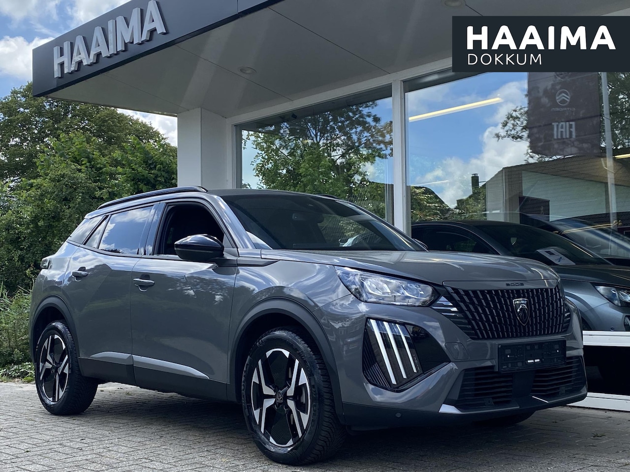 Peugeot 2008 - 1.2T 100pk Allure | Privacy Glass | Parkeersensoren | Apple Carplay/Android Auto | Cruise - AutoWereld.nl