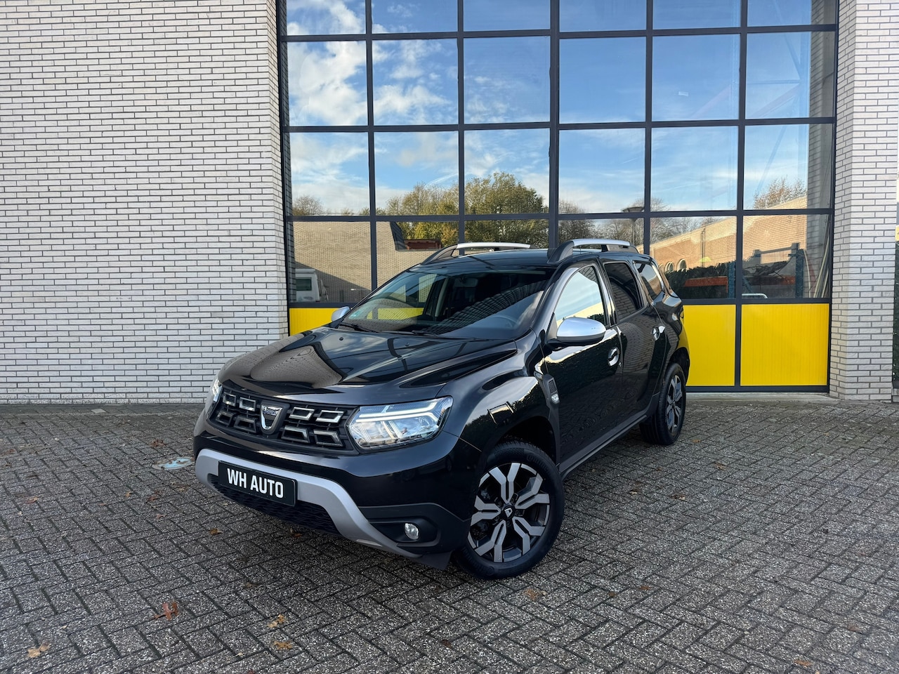 Dacia Duster - 150PK Leer, Trekhaak, 4 seizoenen banden & Full Led - AutoWereld.nl