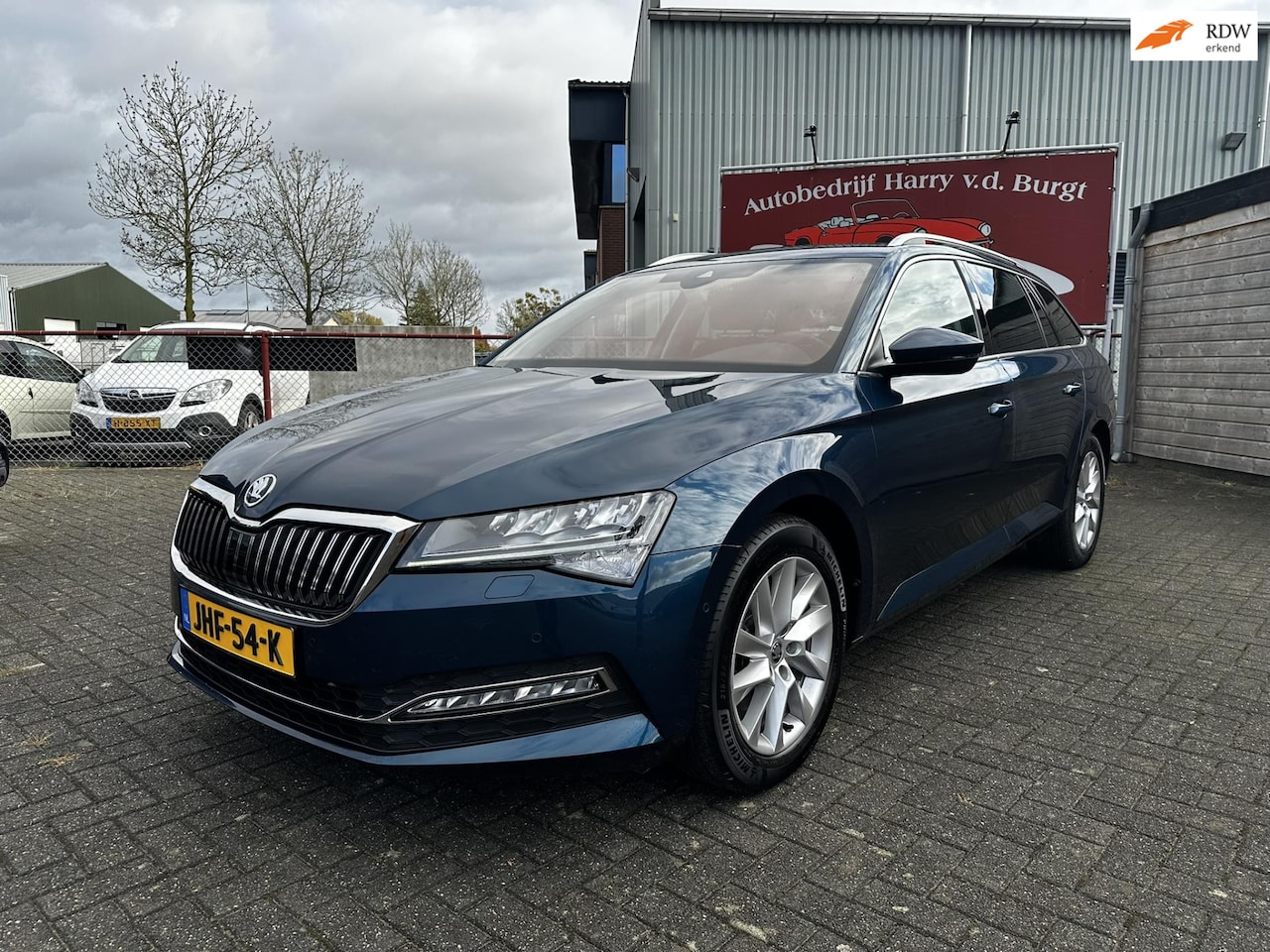 Skoda Superb Combi - 1.5 TSI DSG Business Edition Plus | Trekhaak | ACC | Camera - AutoWereld.nl