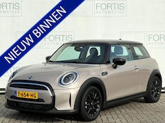 MINI Cooper - 1.5 Camden Edition NL AUTO | CARPLAY | DEALER ONDERH | UNION JACK