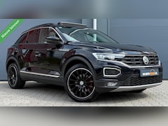 Volkswagen T-Roc - 1.5 TSI Sport DSG Pano.dak/Trekhaak/18`/LED