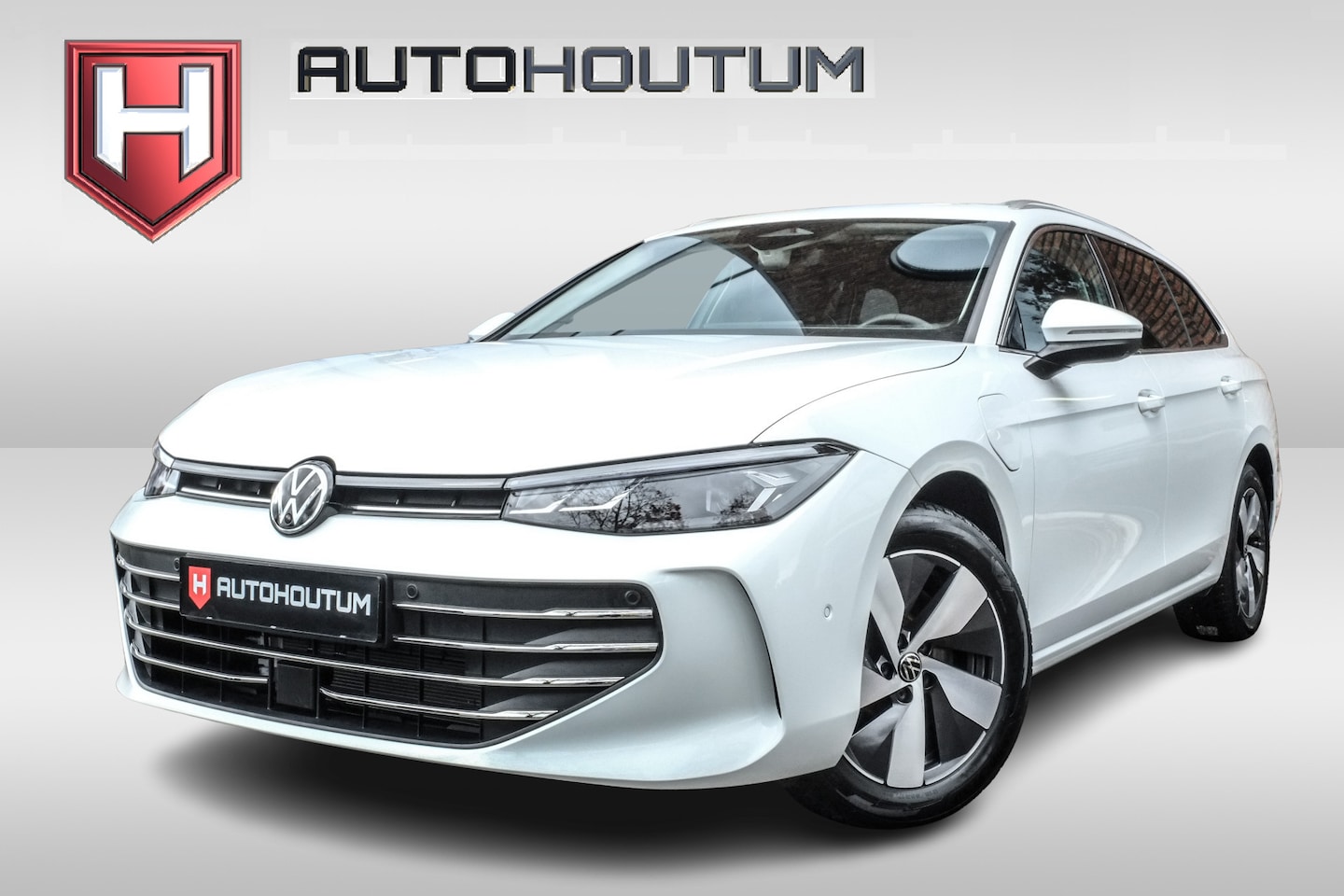 Volkswagen Passat Variant - 1.5 eHybrid Elegance Business Trekhaak, Headup display, 360° Camera - AutoWereld.nl