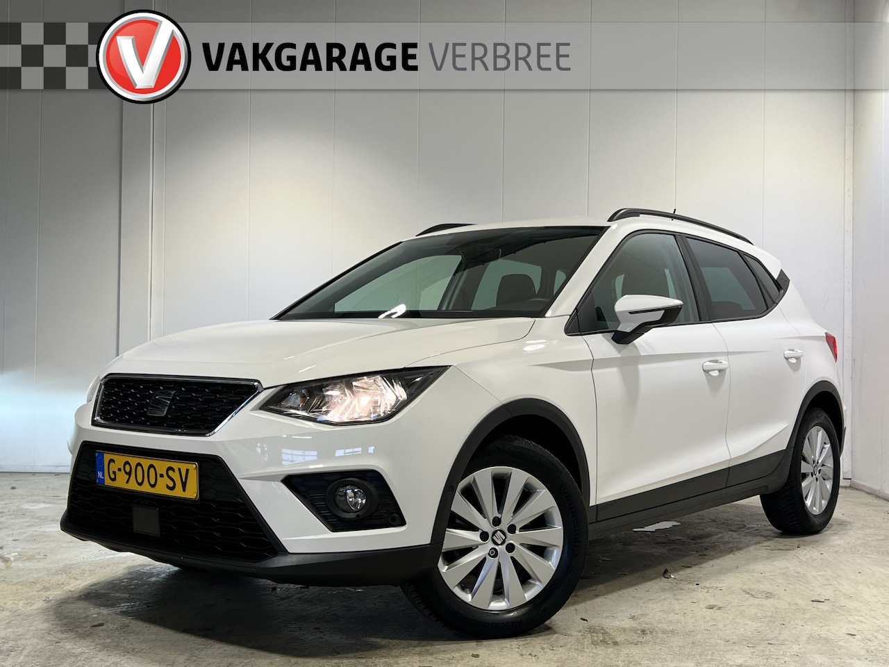 SEAT Arona - 1.0 TSI Style Business Intense | Navigatie/Android/Apple Carplay | LM Velgen 16" | PDC Voo - AutoWereld.nl