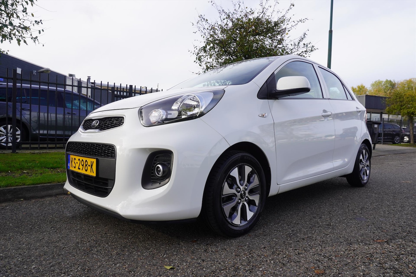 Kia Picanto - 1.0 CVVT 69 PK ECO Dynamics 5D AIRCO Navigatie Parkeer Camera - AutoWereld.nl