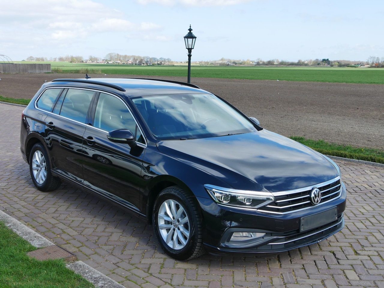 Volkswagen Passat Variant - 1.6 TDI Comfort Business DSG CLIMA NAVI ** 10999 NETTO ** - AutoWereld.nl