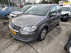 Volkswagen Touran - 1.4 TSI Highline / AUTOMAAT STORING