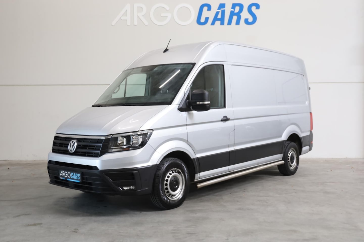 Volkswagen Crafter - HIGHLINE L3/H3 140PK NAP AIRCO TREKHAAK NAVI CARPLAY CAMERA TOPBUS LEASE v/a €99.pm INRUIL - AutoWereld.nl