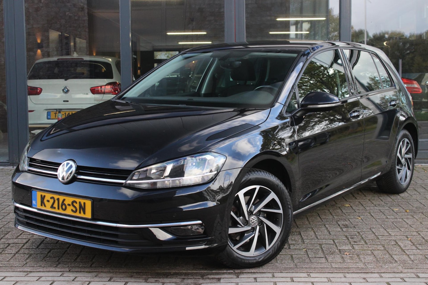 Volkswagen Golf - 1.4 TSI Comfortline | Adaptive Cruise | Camera | Carplay | Navigatie | Telefoonvoorbereidi - AutoWereld.nl