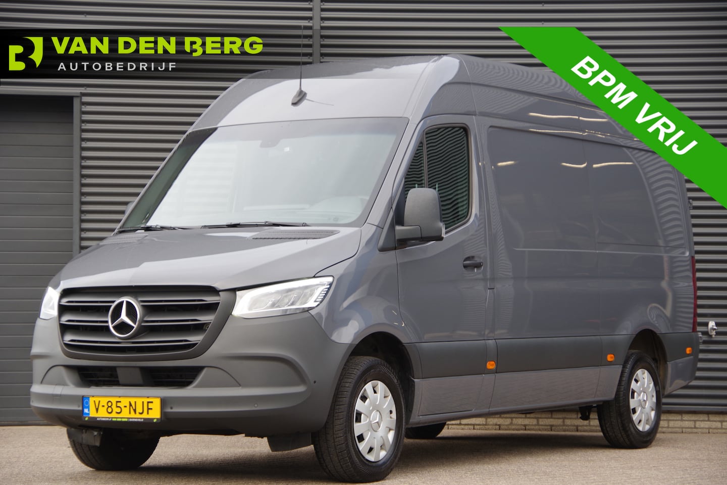 Mercedes-Benz Sprinter - 316 2.2 CDI L2H2 AUT. LED, TREKHAAK, STANDKACHEL, STOELVERWARMING, CAMERA, CRUISE, GEVEERD - AutoWereld.nl