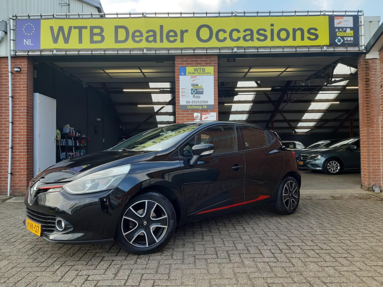 Renault Clio - 0.9 TCe Expression 0.9 TCe Expression, Navigatie, Trekhaak, 1e eigenaar, Dealer onderhouden - AutoWereld.nl