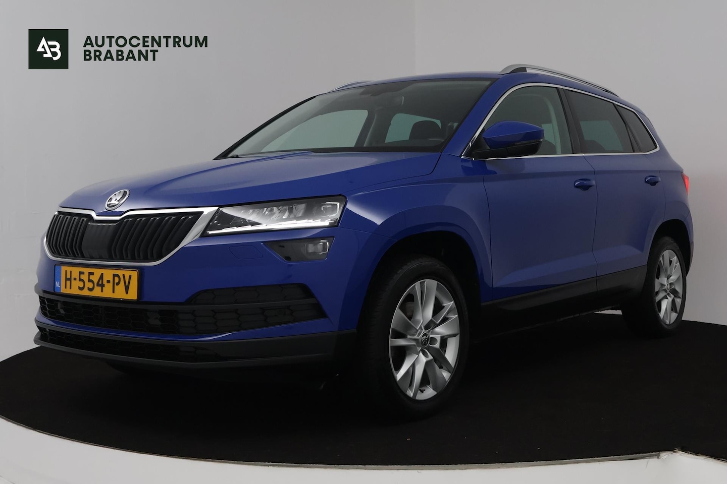 Skoda Karoq - 1.5 TSI ACT Business Edition (TREKHAAK, STOELVERVARMING, ACHTERUITIJCAMERA, SFEERVERLICHTI - AutoWereld.nl