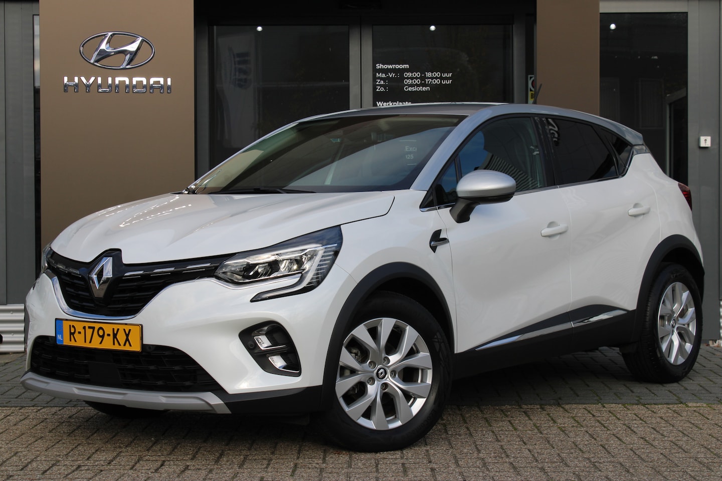 Renault Captur - 1.0 TCe 90 Intens | Wit-Parelmoer | Navigatie by App | DA | Cruise Control | Climate Contr - AutoWereld.nl