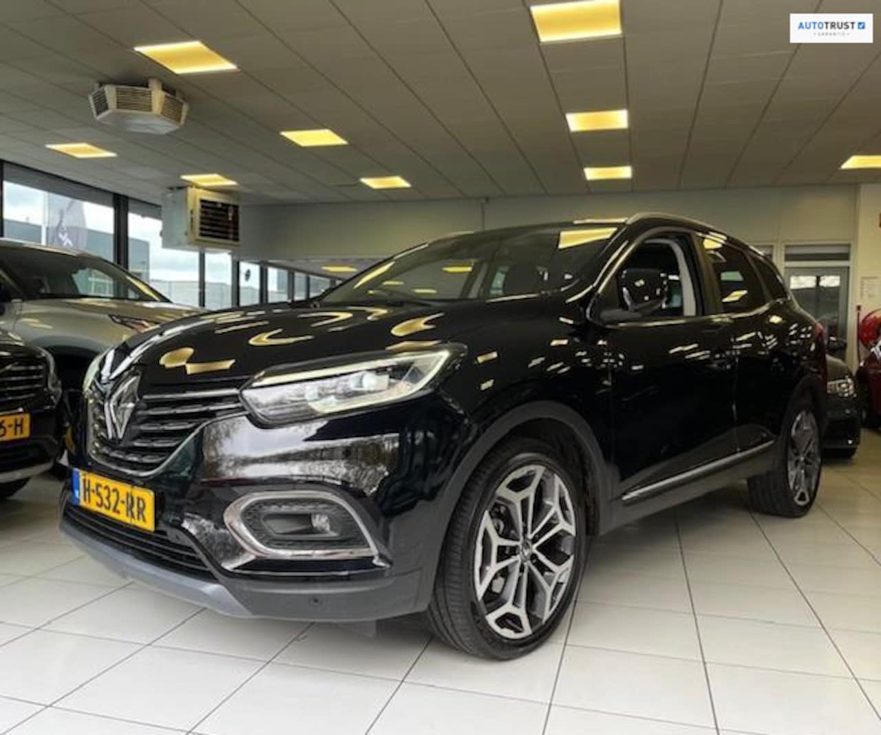 Renault Kadjar - 1.3 TCe Zen/Panoramadak/Apple carplay/Camera/Navi/Automaat/Bose/Leder - AutoWereld.nl