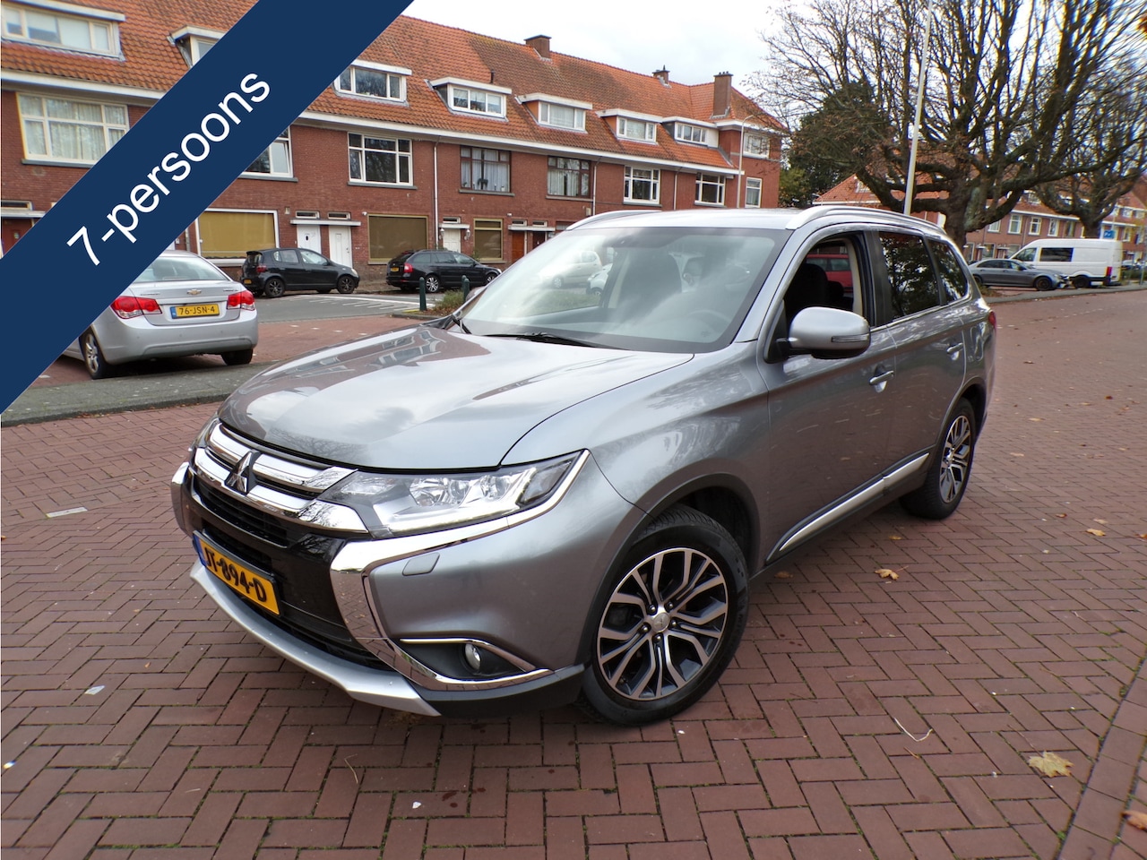 Mitsubishi Outlander - 2.0 Executive Edition 7 PERSOONS BENZINE ORG KM MET NAP.... - AutoWereld.nl