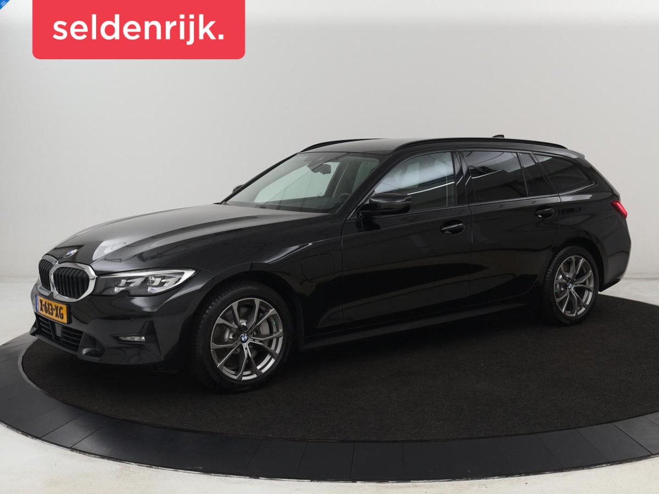 BMW 3-serie Touring - 330e Sport Line | Adaptive cruise | Stoelverwarming | Sportstoelen | Carplay | Sfeerverlic - AutoWereld.nl