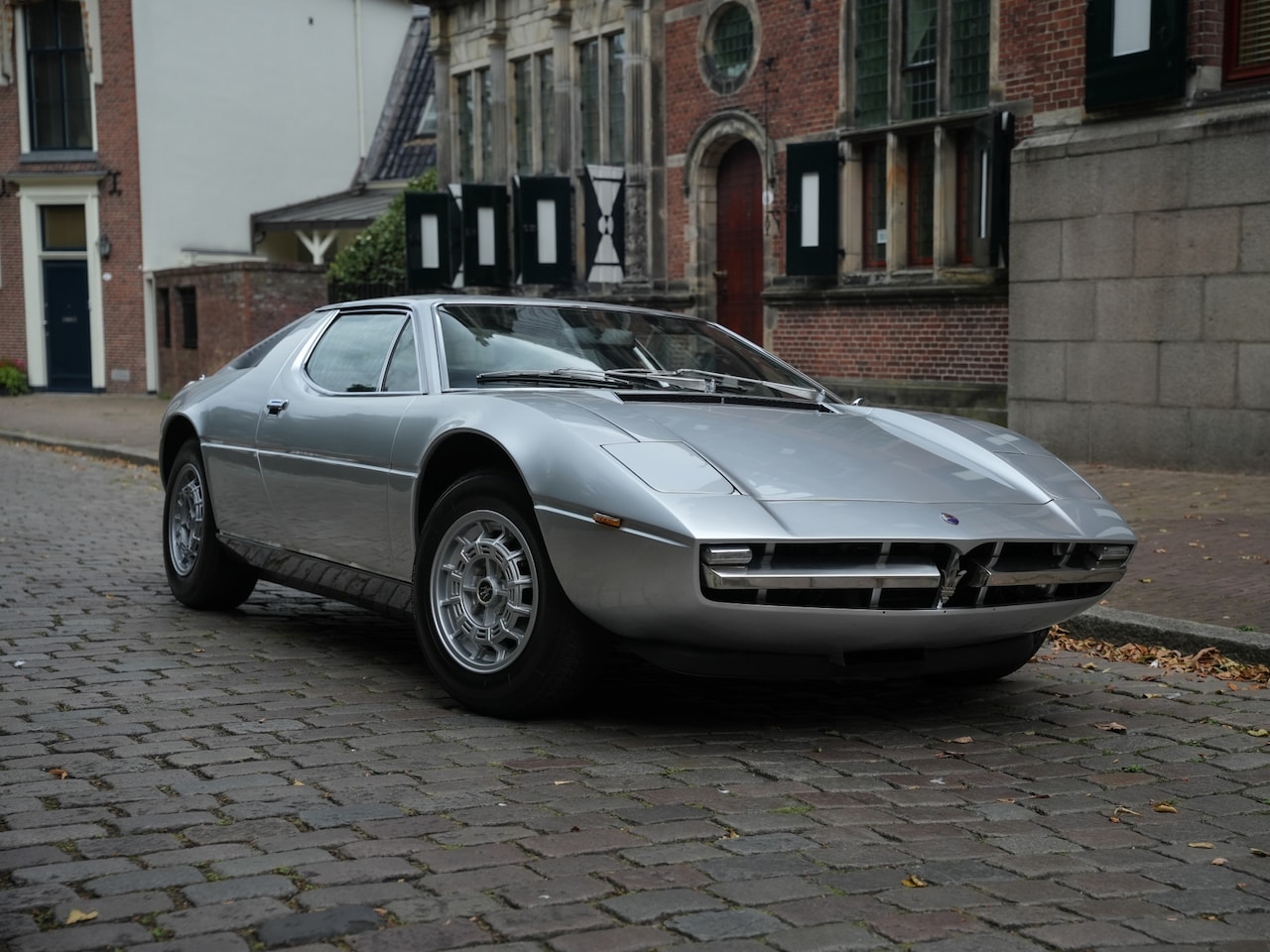 Maserati Merak - 3000 V6 l Fully restored l Official show-car 1975 - AutoWereld.nl