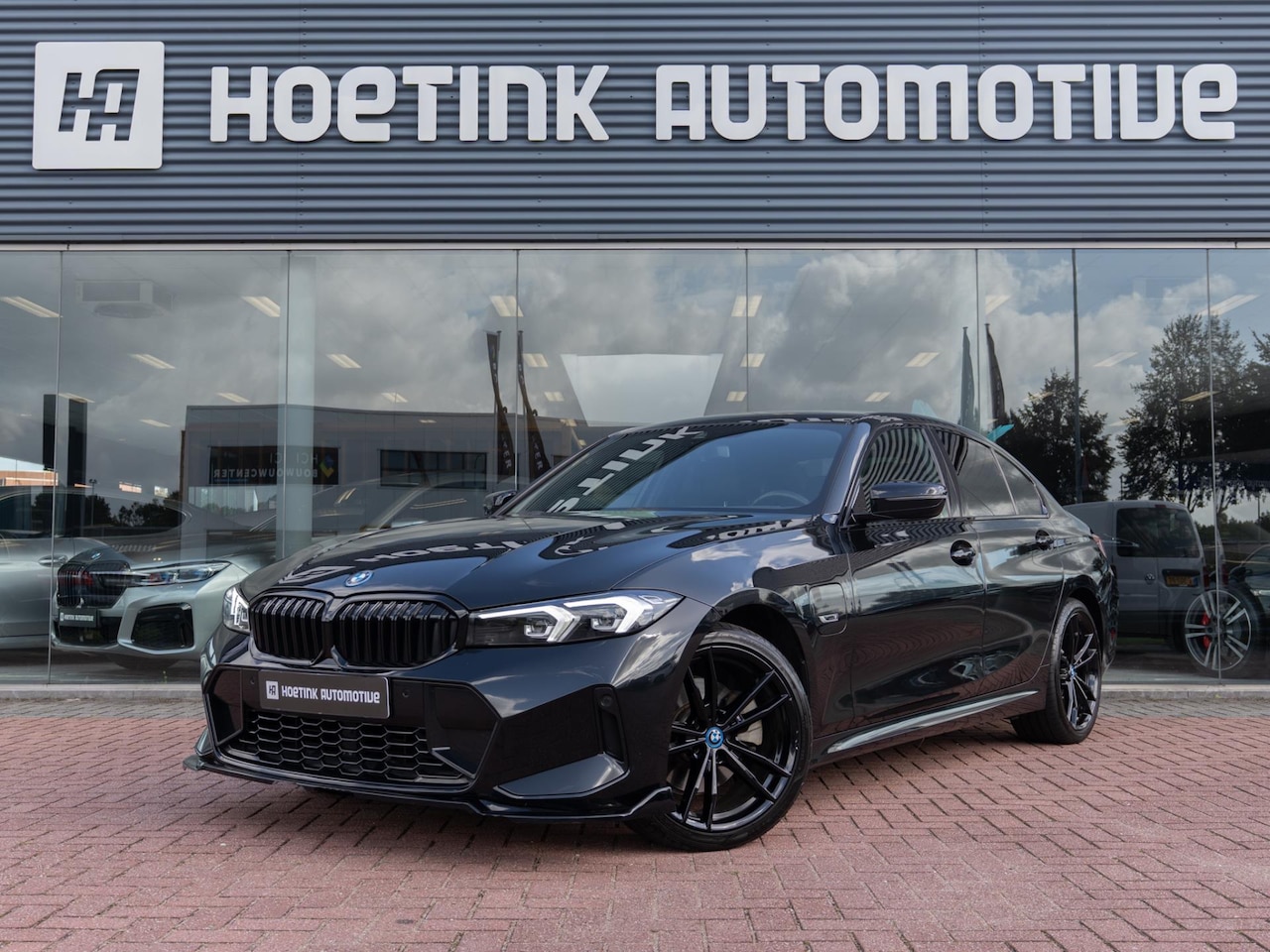 BMW 3-serie - 330e | Ambiente | M-Sport | Stoelverwarming - AutoWereld.nl