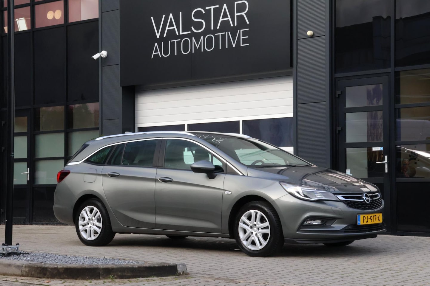 Opel Astra Sports Tourer - 1.4 Innovation | Trekhaak | Apple Carplay - AutoWereld.nl