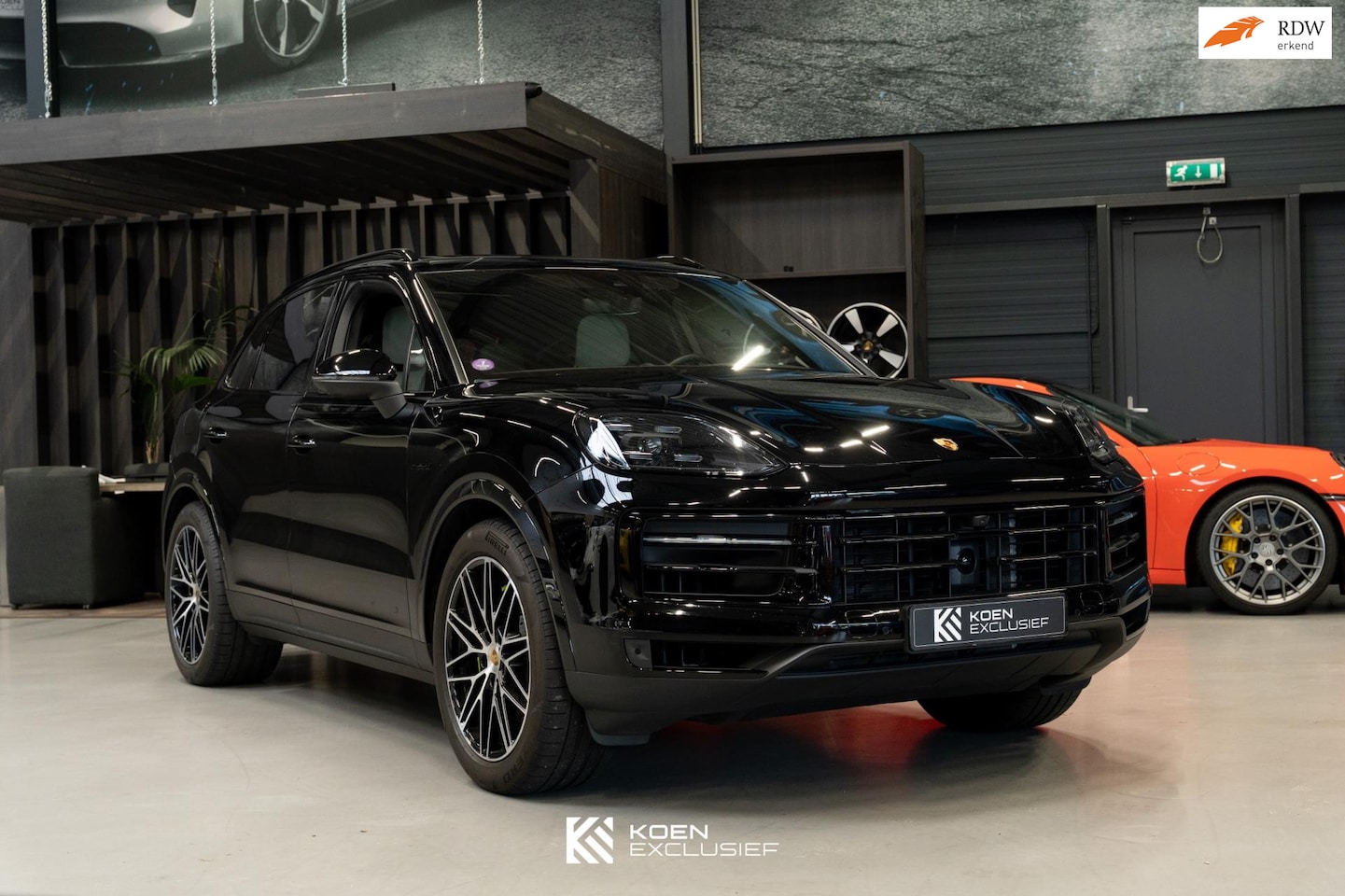 Porsche Cayenne - 3.0 E-Hybrid (2023, BTW) faceliftmodel, PDCC, achterassturing - AutoWereld.nl