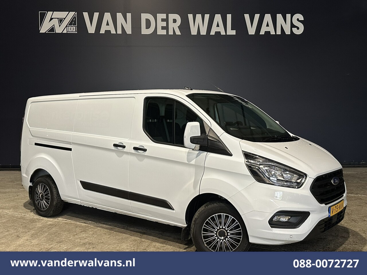 Ford Transit Custom - 2.0 TDCI 131pk L2H1 Euro6 Airco | LED | Apple Carplay | Cruisecontrol | 2800kg Trekhaak Pa - AutoWereld.nl