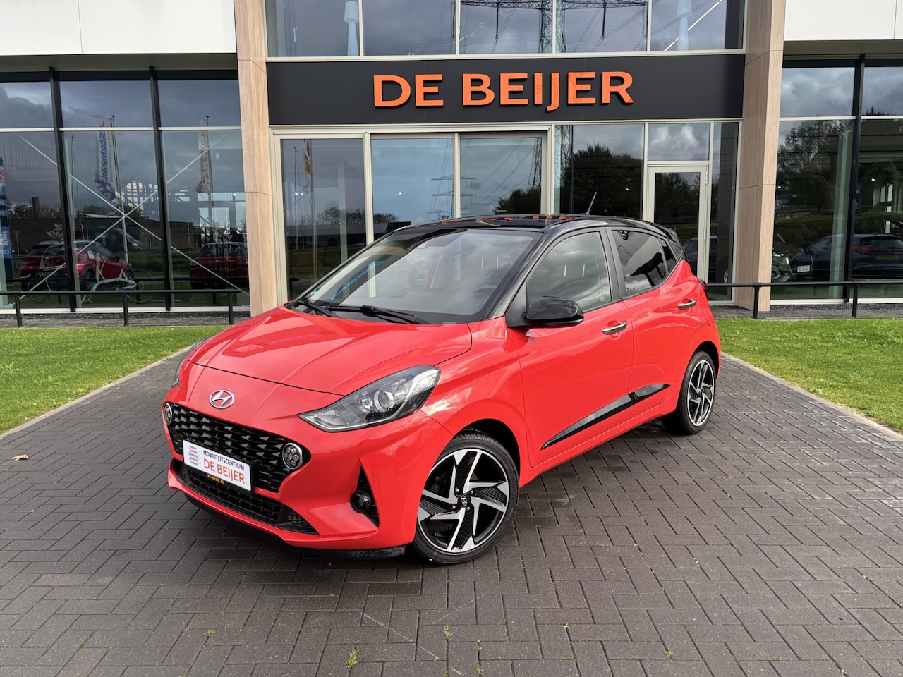 Hyundai i10 - 1.2i 85pk automaat Navi I Carplay I Camera - AutoWereld.nl