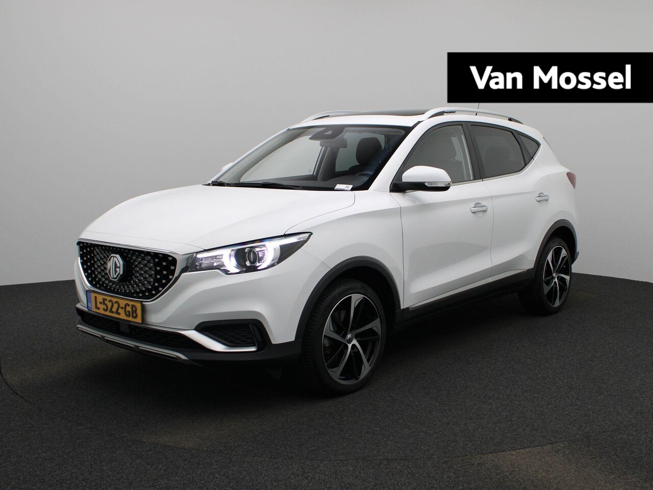 MG ZS - Luxury 45 kWh | Leer | Apple CarPlay | Achteruitrijcamera | Keyless Entry/Go | Panorama Da - AutoWereld.nl