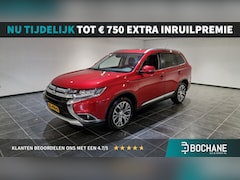 Mitsubishi Outlander - 2.0 Instyle 4WD | 7-persoons | Trekhaak | Schuifdak |